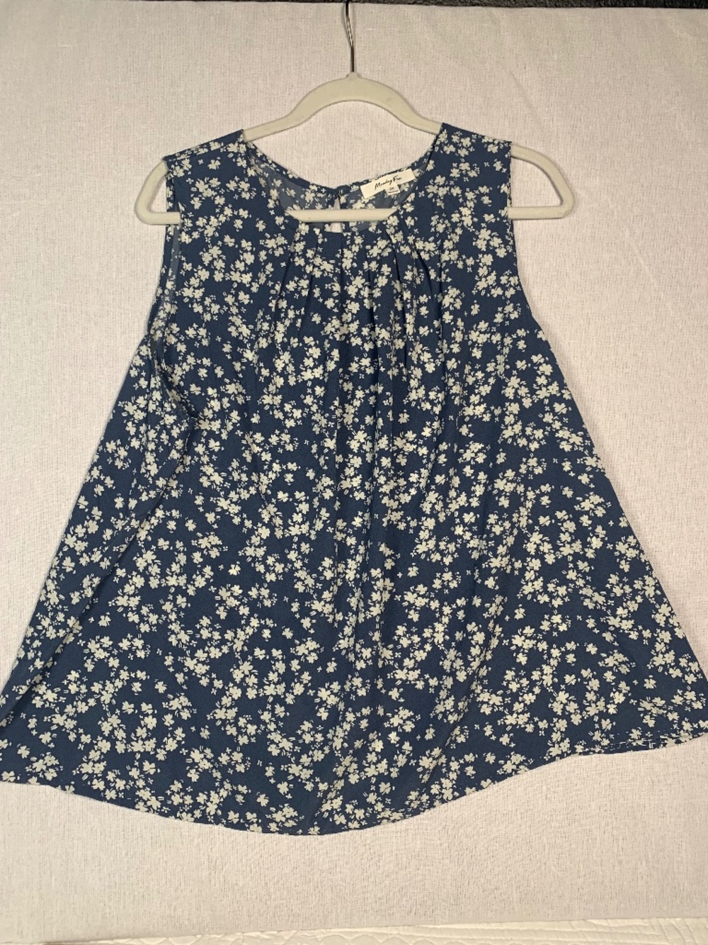 Monday Fun sz 2x sleeveless blue floral blouse